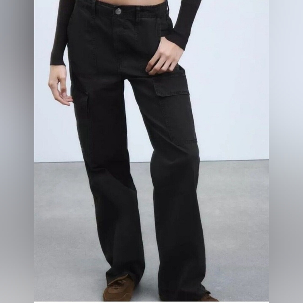 Women's Black Cargo Jeans Size 4 Zara